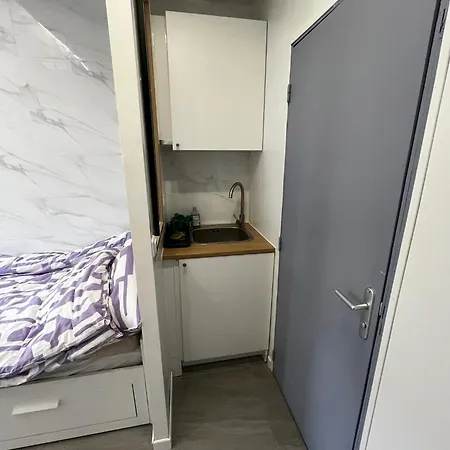 Petitcocon 2min Metro 11 Carnot Romainville